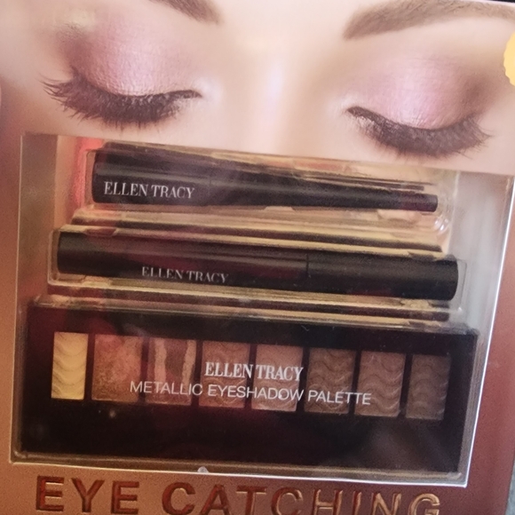 Ellen Tracy Pink and Brown Eyeshadow Palette for Stunning Eye Looks - Picture 1 of 2